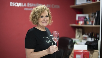 La catadora que descubre el sabor del agua embotellada: “Esta a 10 euros sabe a fango”
